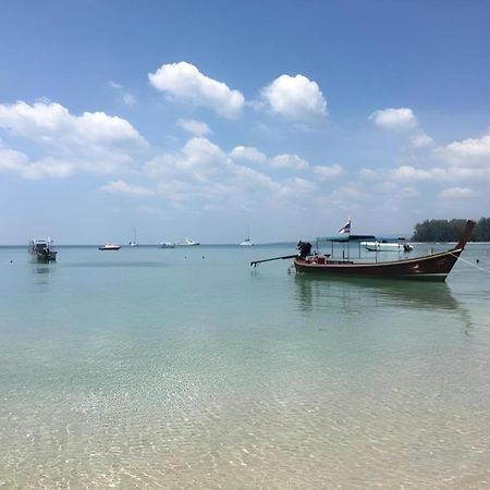 앳 나이트 에어포트 리조트 호텔 Nai Yang Beach 외부 사진